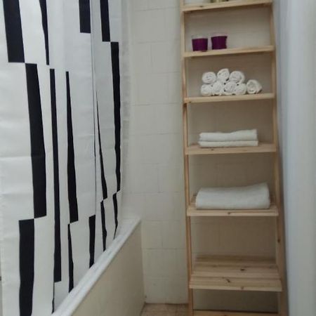 ريشون لتسيون Room In Apartment المظهر الخارجي الصورة
